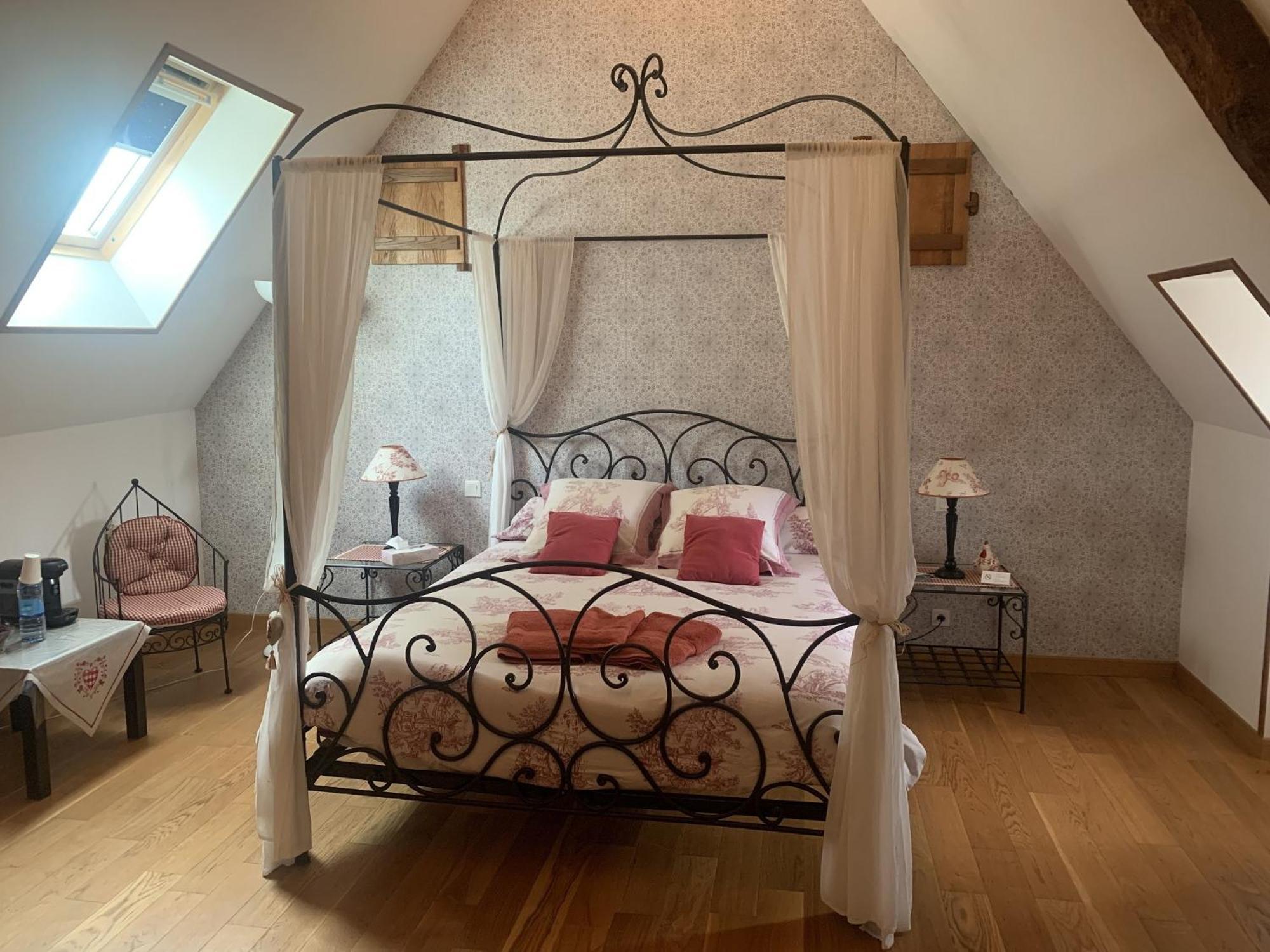 Le Clos Des Tilleuls D Day Home, Chambres D'Hotes, Suite Avec Sauna Privatif, Suite Avec Balneotherapie Privative, En Supplement Option Spa Bain A Remous La Vendelée Exterior foto